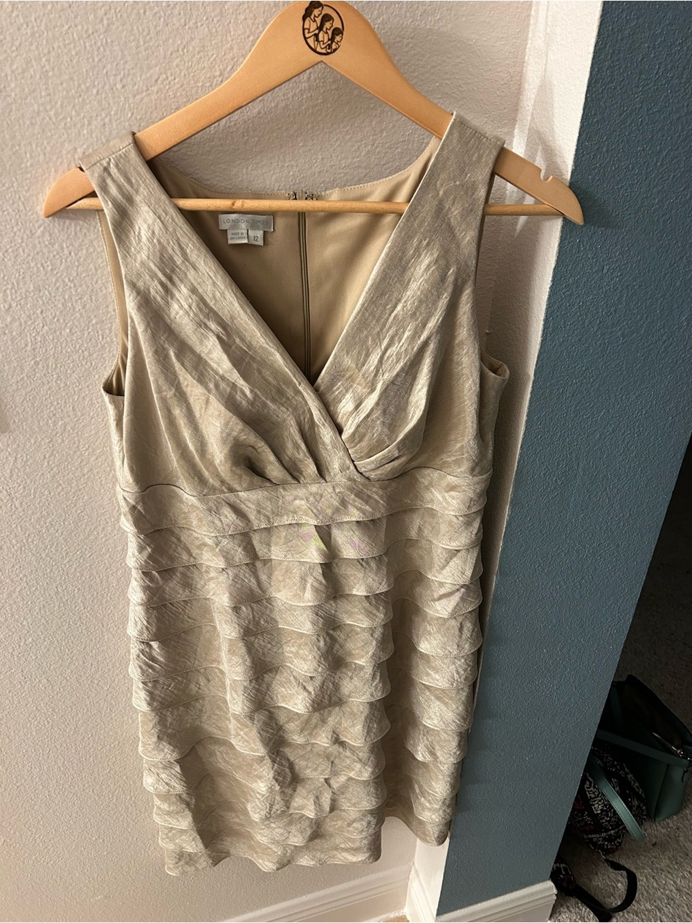 London Times Metallic Cream Layered V-Neck Dress size 12